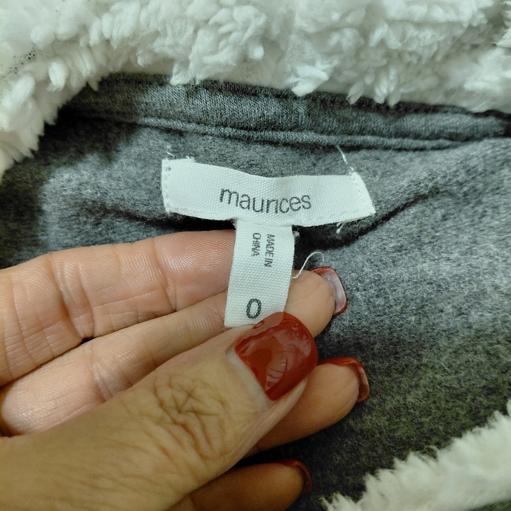 Maurices Womens Hoodie Size 0 (14-16) - Picture 6 of 7